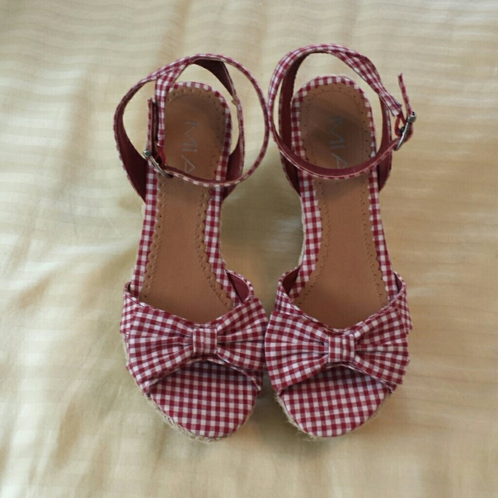Beautiful /Sexy ankle strap platform wedge sandals